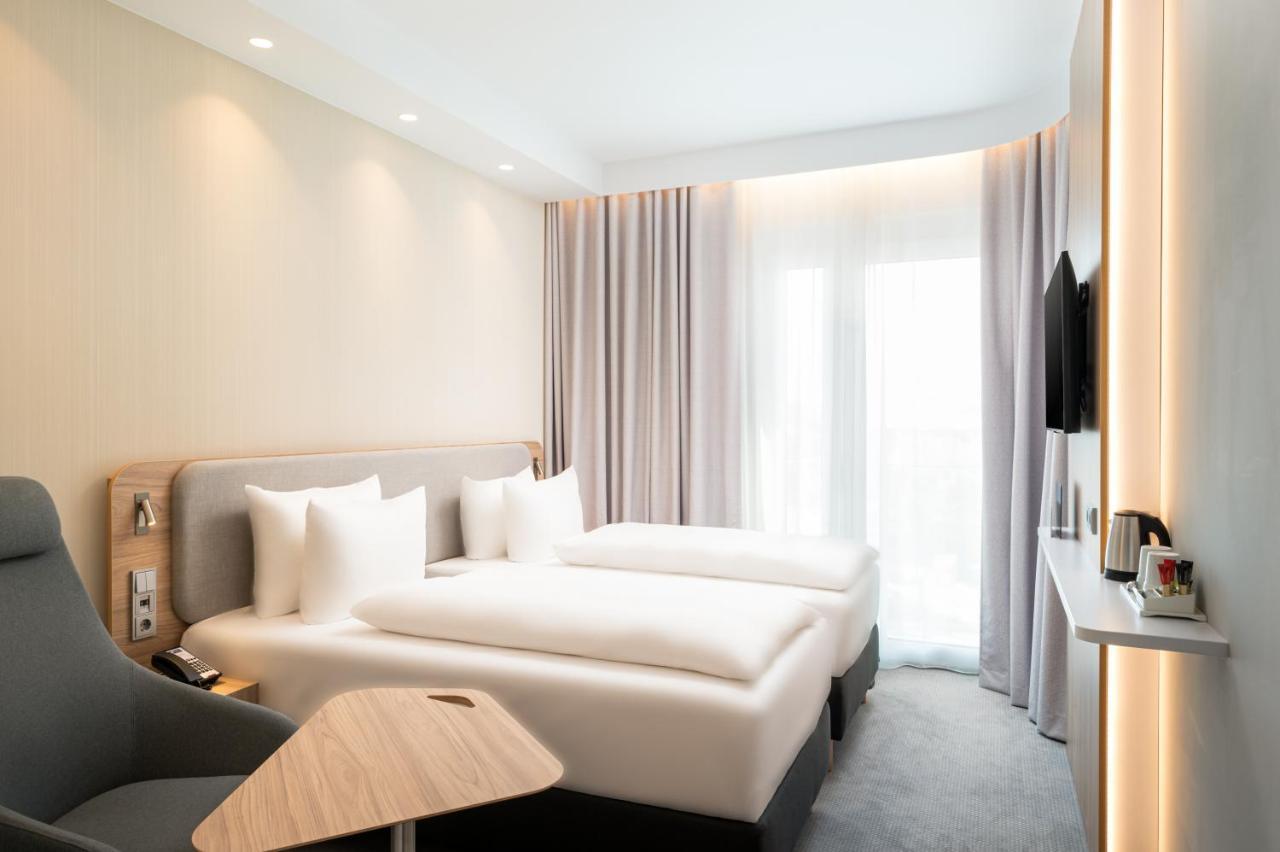 Holiday Inn Express - Rosenheim By Ihg Bagian luar foto
