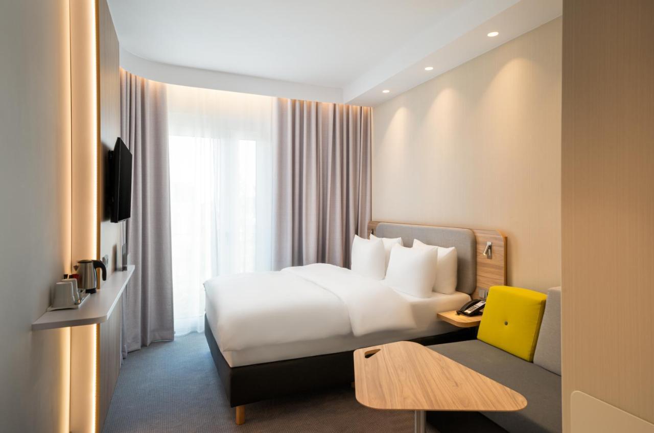 Holiday Inn Express - Rosenheim By Ihg Bagian luar foto