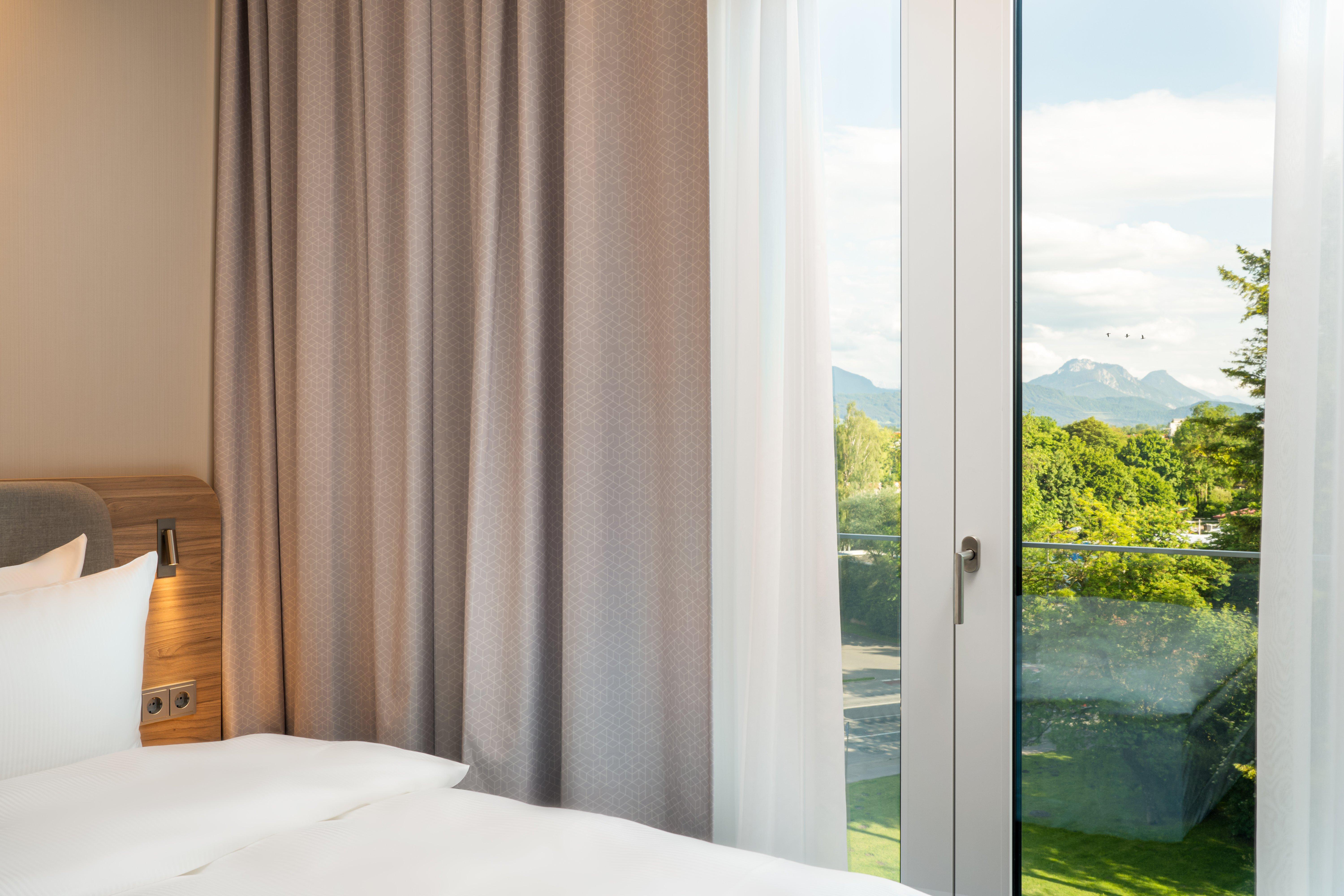Holiday Inn Express - Rosenheim By Ihg Bagian luar foto