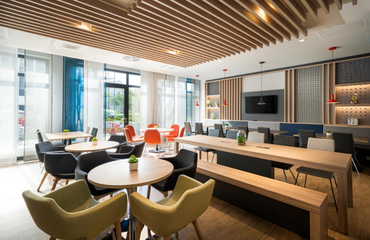 Holiday Inn Express - Rosenheim By Ihg Bagian luar foto