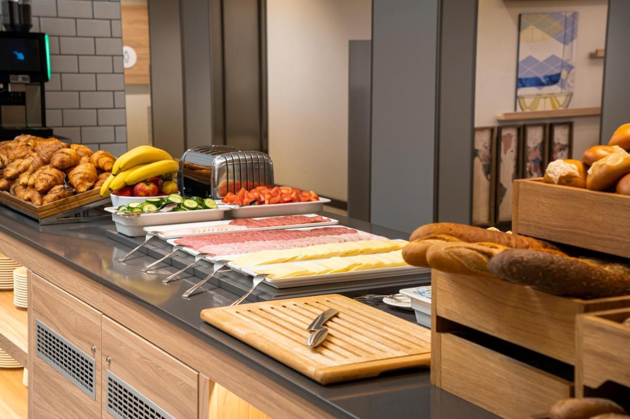 Holiday Inn Express - Rosenheim By Ihg Bagian luar foto
