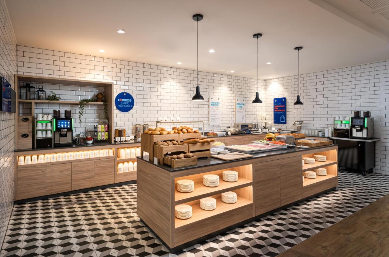 Holiday Inn Express - Rosenheim By Ihg Bagian luar foto